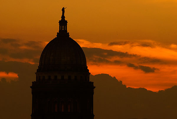 Silhouette of Madison's capitol building dome at dawn